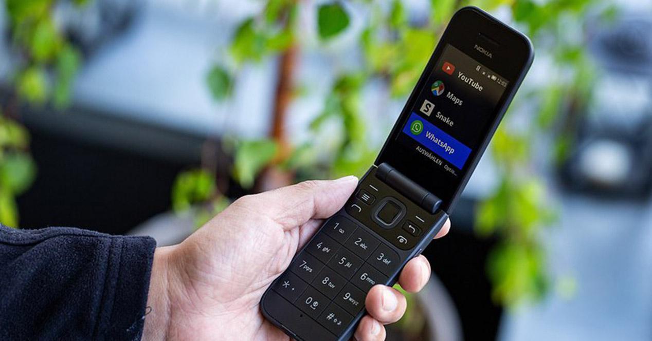 諾基亞"復(fù)活"了一款翻蓋手機(jī)開(kāi)賣:支持4G,可待機(jī)27天